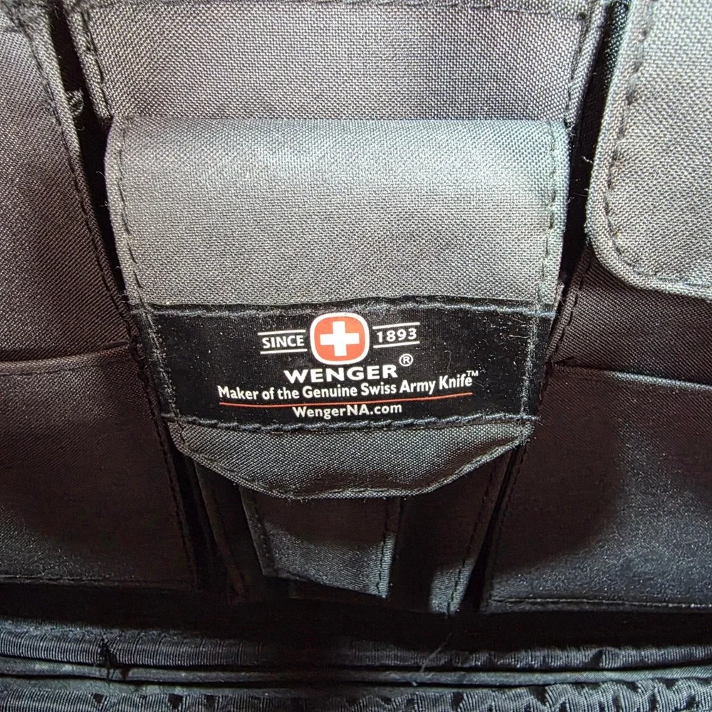Wenger Swiss Army Patriot 17 Rolling Laptop Briefcase Wheeled Case Black